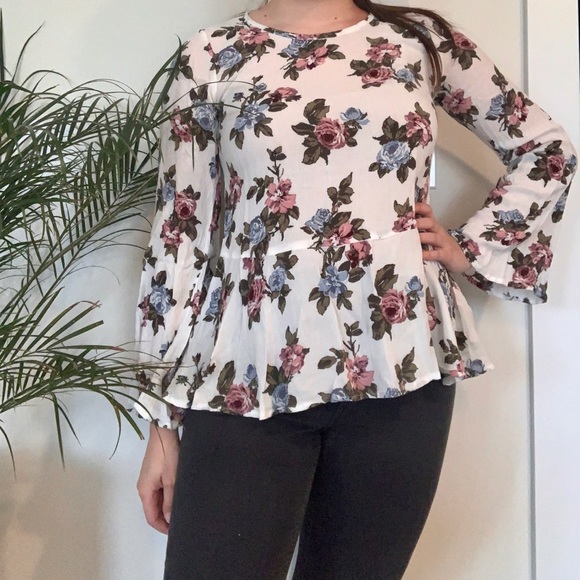 ABERCROMBIE BELL SLEEVE TOP